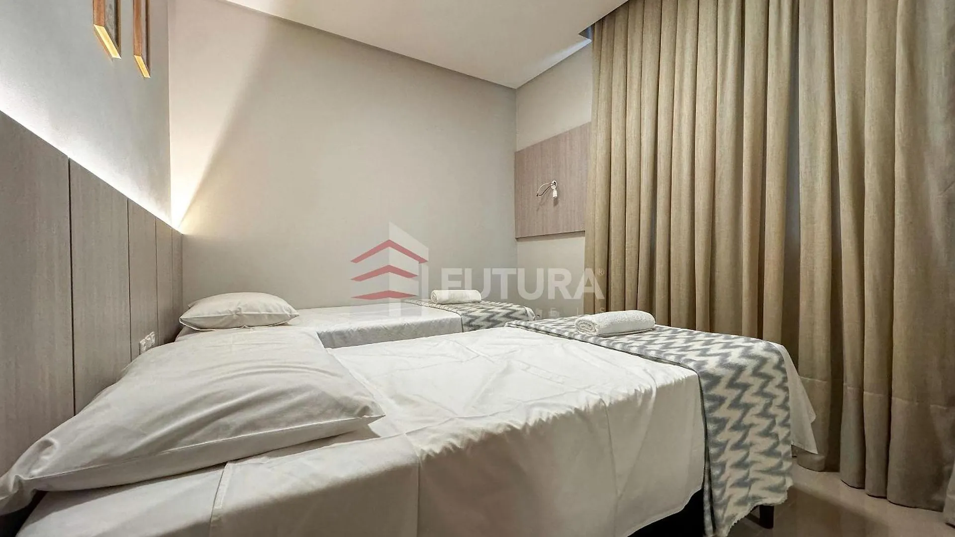 Apartamentos Com 02 Dormitorios - La040Ef Bombinhas 0*,  Brazil